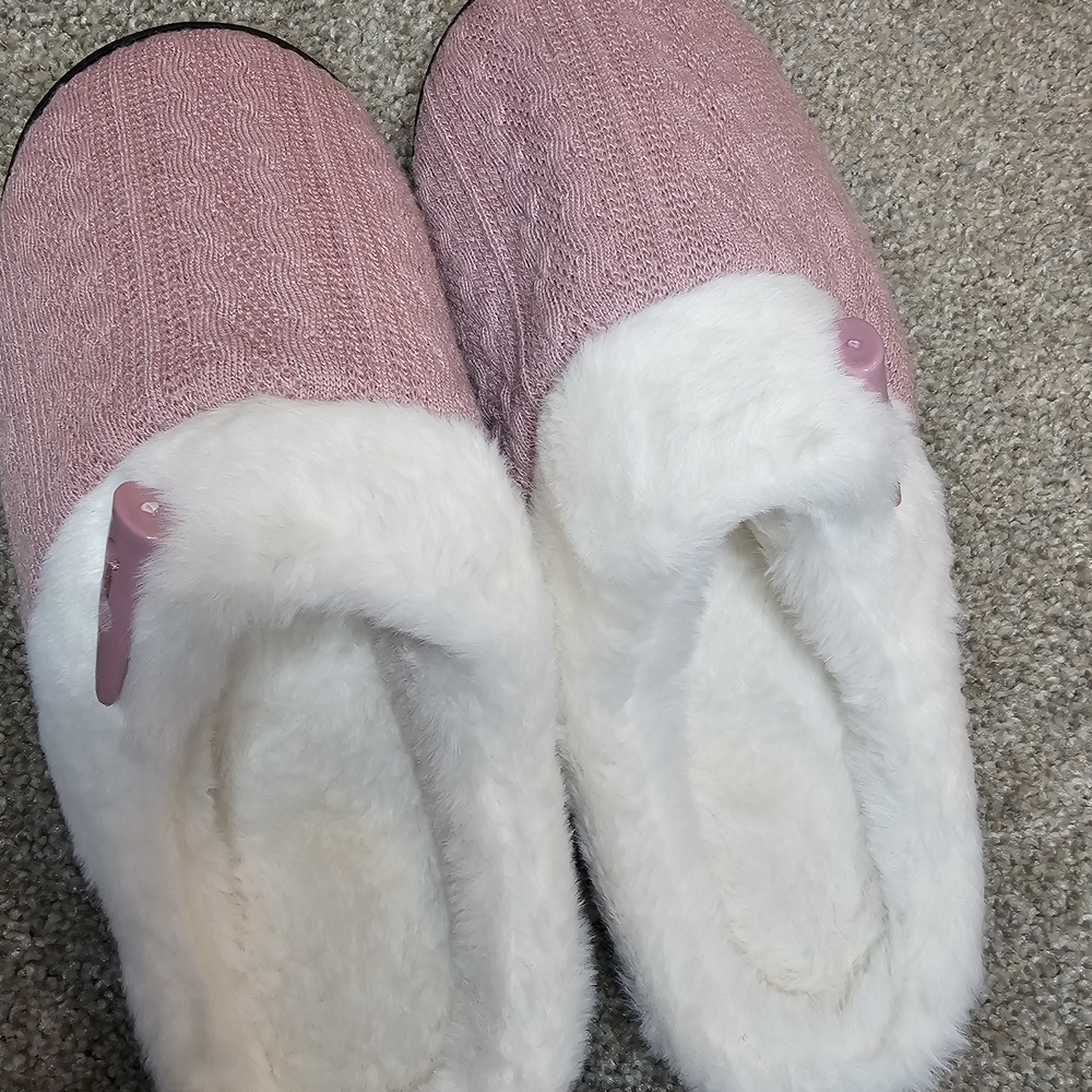 Cozy Pink Women's Slippers